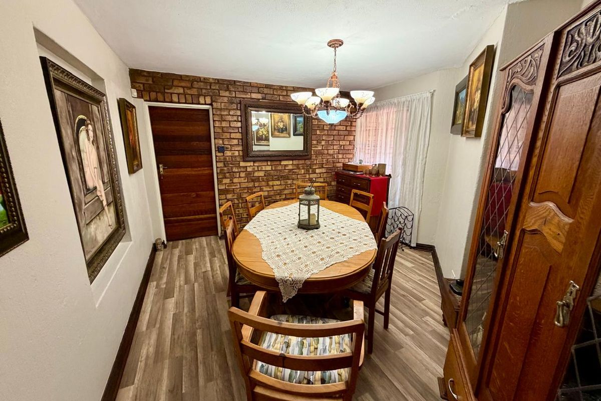 Sought After Boomed-Off Area! - Photo 3