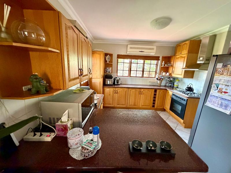 Sought After Boomed-Off Area! - Photo 6