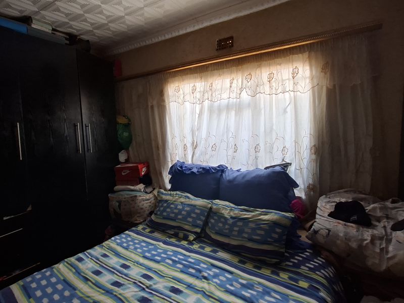 3-Bedroom Gem with 3 Outside Rooms - Photo 7