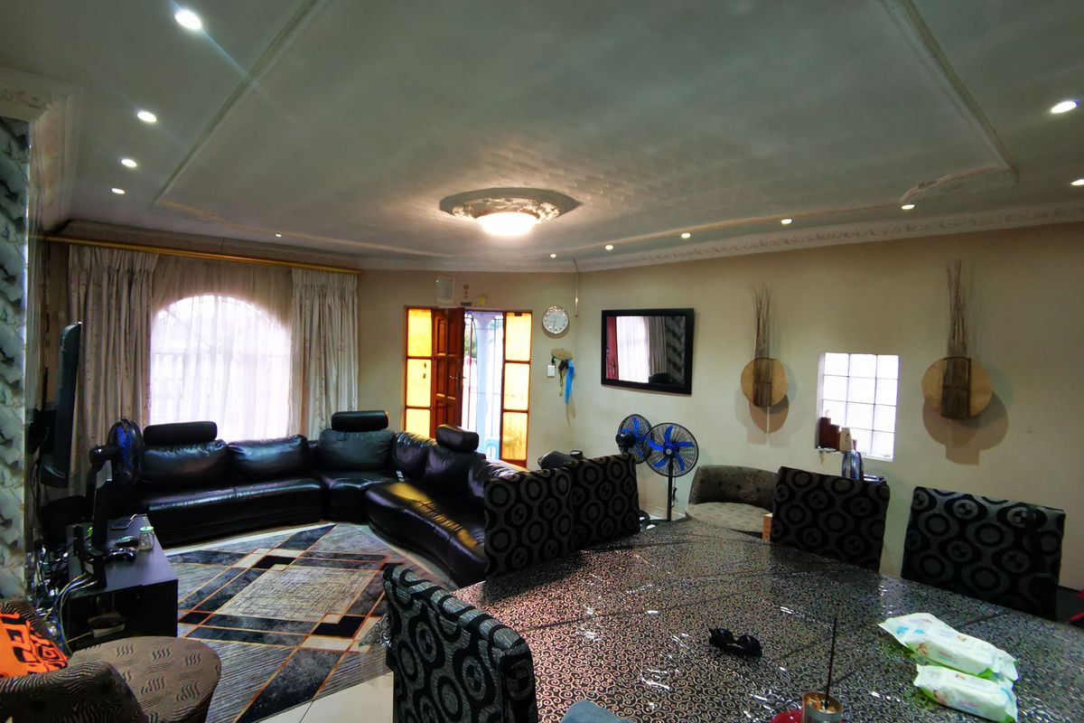 Modern Comfort Meets Suburban Serenity: Your Forever Home in Lenasia Ext 11 - Photo 5