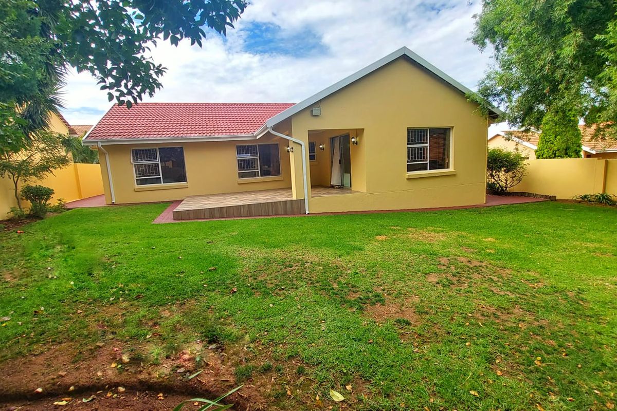 Refined Family Living in a Pet-Friendly Setting - Photo 4