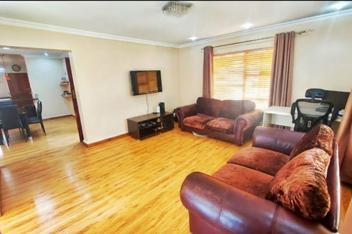 Refined Family Living in a Pet-Friendly Setting - Photo 5