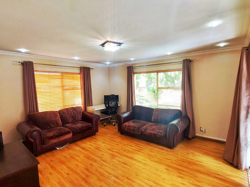 Refined Family Living in a Pet-Friendly Setting - Photo 6