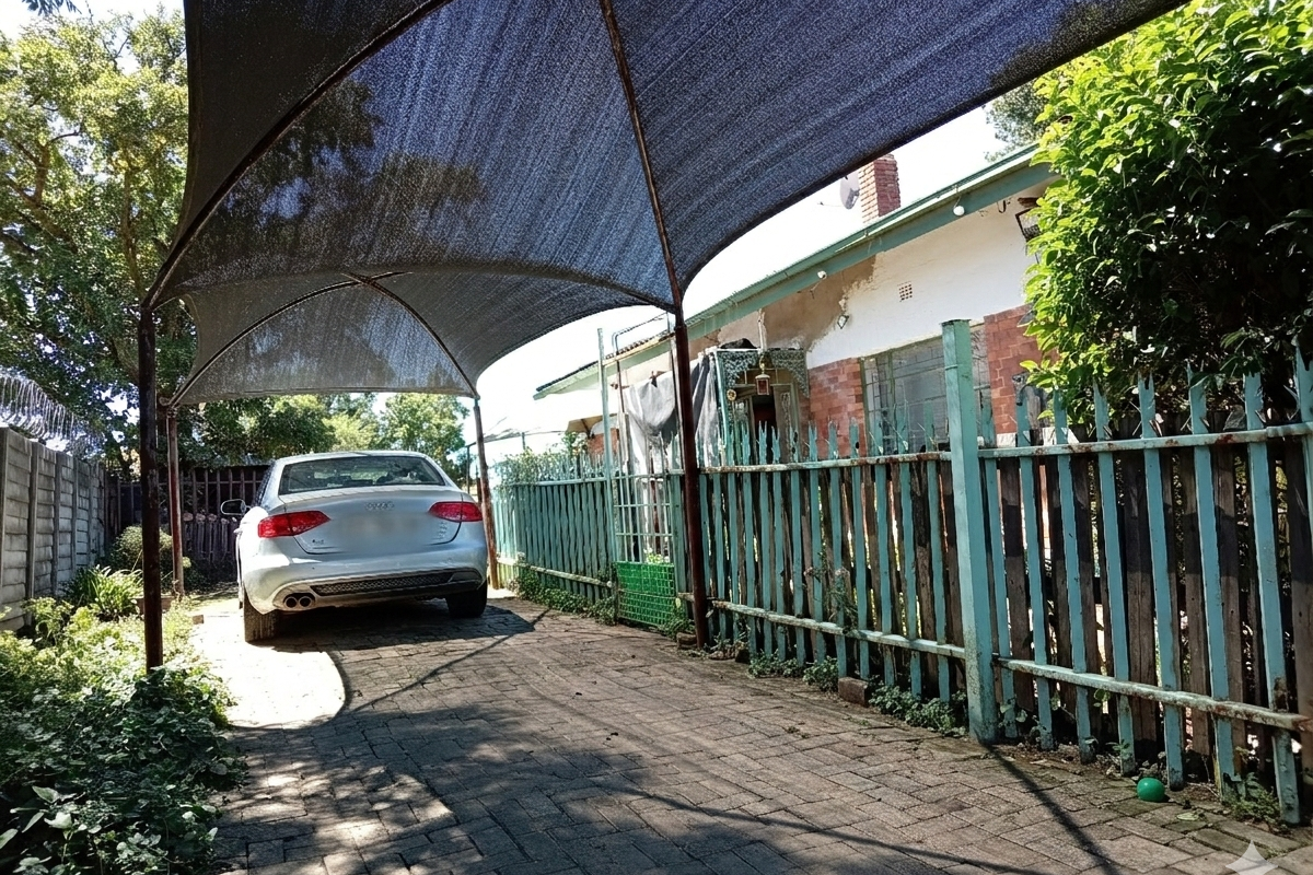 Stunning 4-bedroom freestanding home for sale in Standerton Central—perfect for family living! - Photo 3