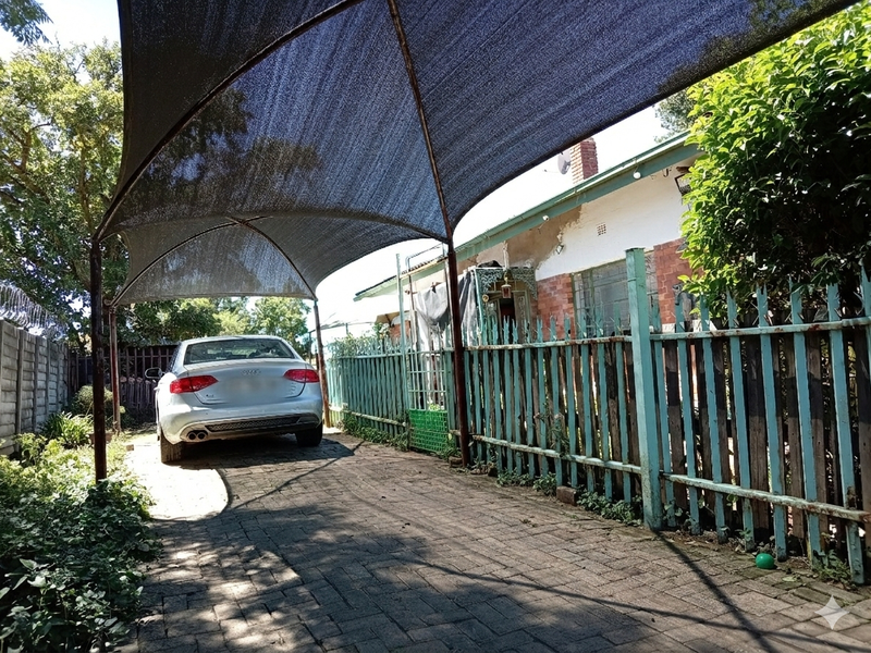 Stunning 4-bedroom freestanding home for sale in Standerton Central—perfect for family living! - Photo 3