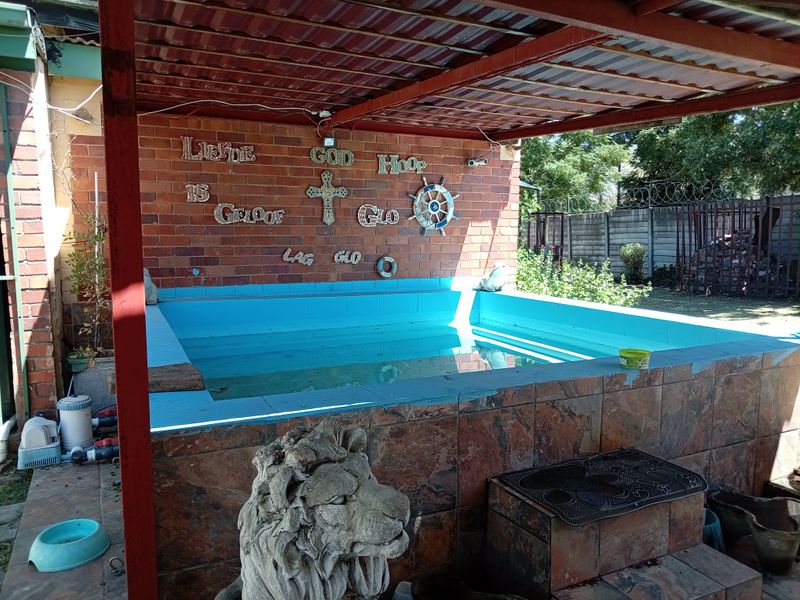 Stunning 4-bedroom freestanding home for sale in Standerton Central—perfect for family living! - Photo 2