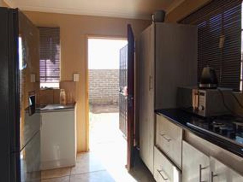 3 Bedroom House for sale in Klerksoord - Photo 4