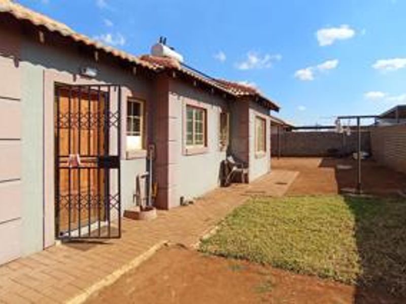 3 Bedroom House for sale in Klerksoord - Photo 7