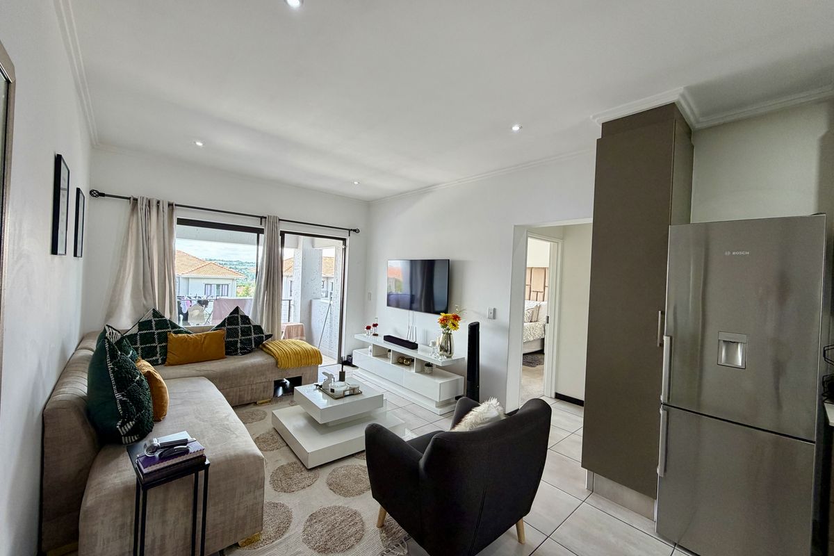 Stunning 2-bedroom apartment for sale in Barbeque Downs, Midrand—modern living in a prime location! - Photo 2