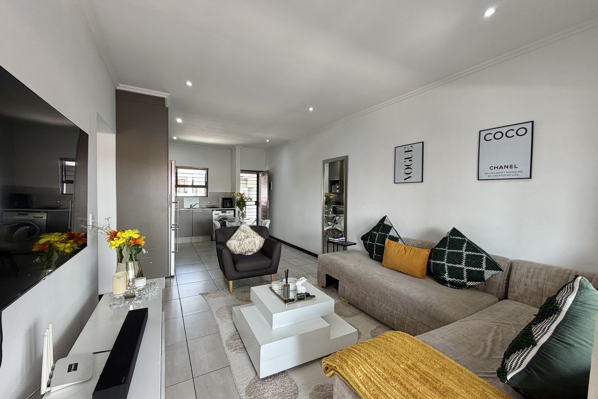 Stunning 2-bedroom apartment for sale in Barbeque Downs, Midrand—modern living in a prime location! - Photo 3