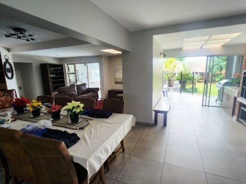 ELEGANT & EXCITING - Photo 9