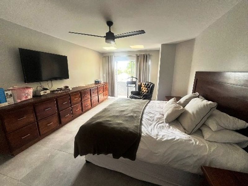 ELEGANT & EXCITING - Photo 4