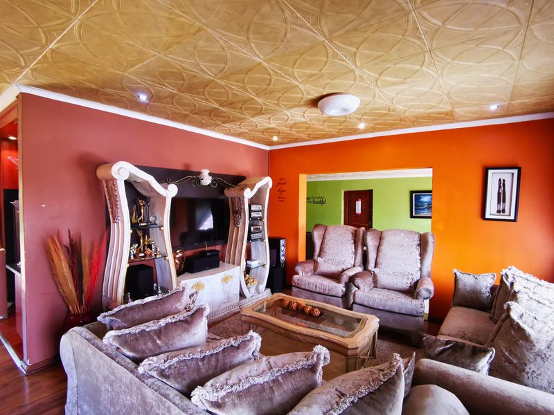 Prime 3 Bed Terenure Home with Borehole and Rental Income - Photo 2