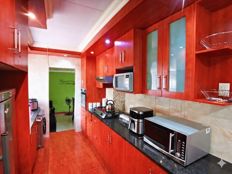 Prime 3 Bed Terenure Home with Borehole and Rental Income - Photo 7