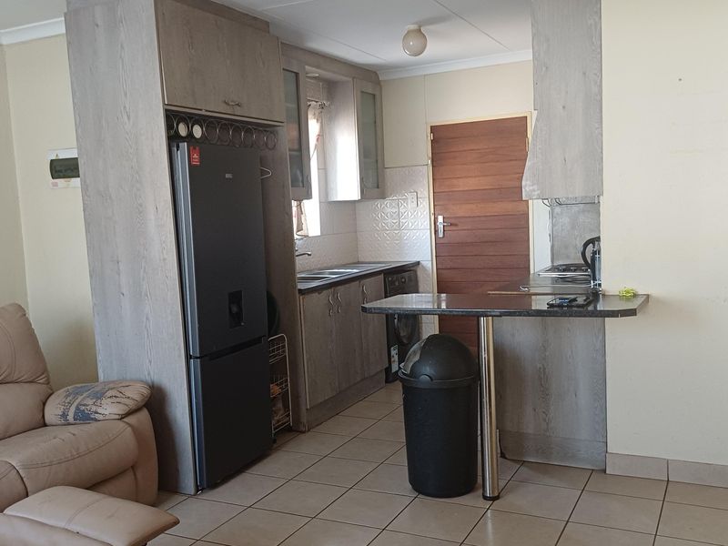 Freehold For Sale In Alberton - Photo 3