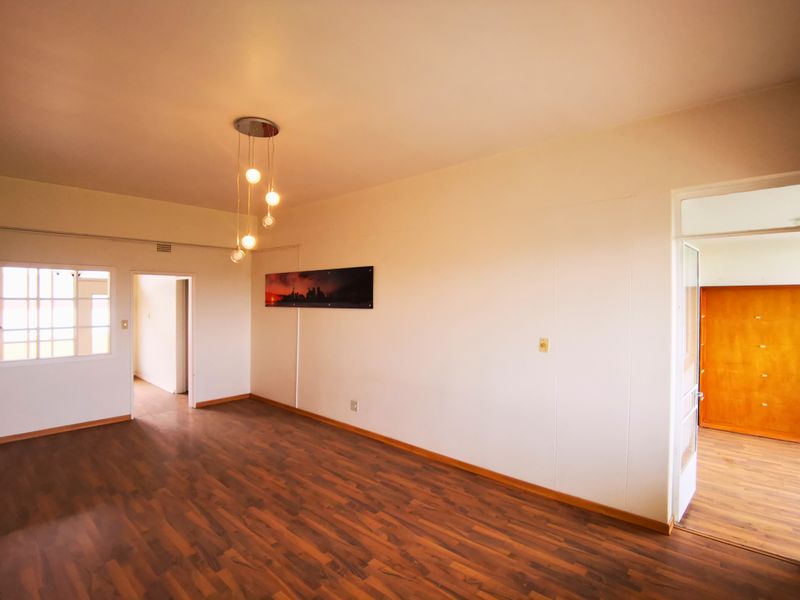 Spacious 1 Bed Retreat with Iconic Views And Investment Potential - Observatory - Photo 6