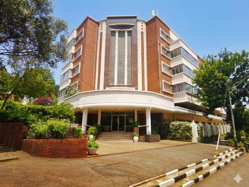Spacious 1 Bed Retreat with Iconic Views And Investment Potential - Observatory - Photo 1