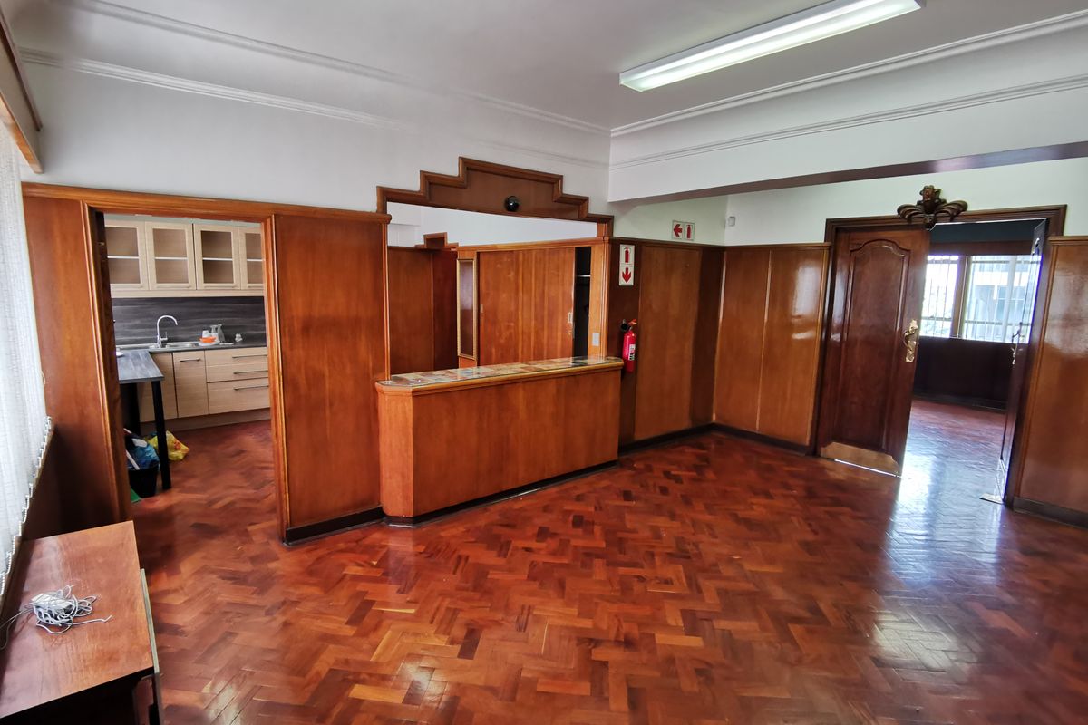 DECEASED ESTATE Exceptional Office Opportunity in Marshalltown: Harrison House - Photo 4