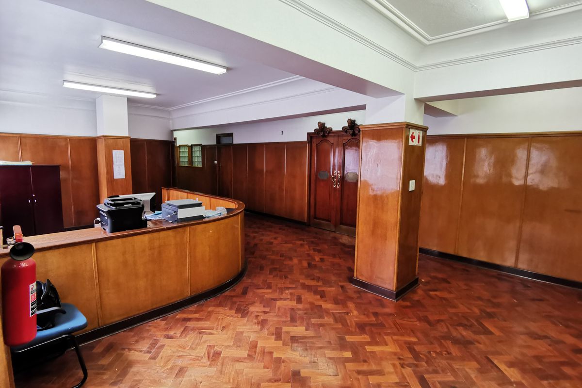 DECEASED ESTATE Exceptional Office Opportunity in Marshalltown: Harrison House - Photo 2