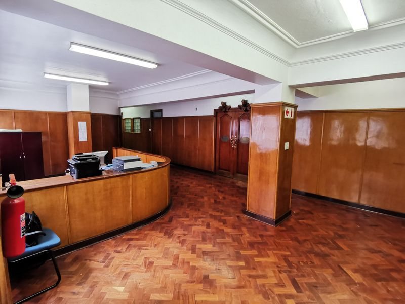 DECEASED ESTATE Exceptional Office Opportunity in Marshalltown: Harrison House - Photo 2