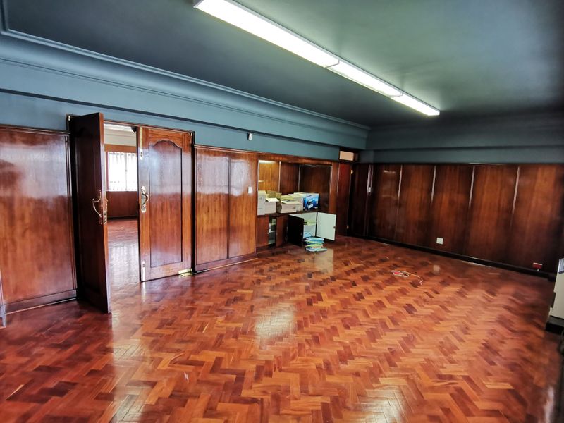 DECEASED ESTATE Exceptional Office Opportunity in Marshalltown: Harrison House - Photo 6