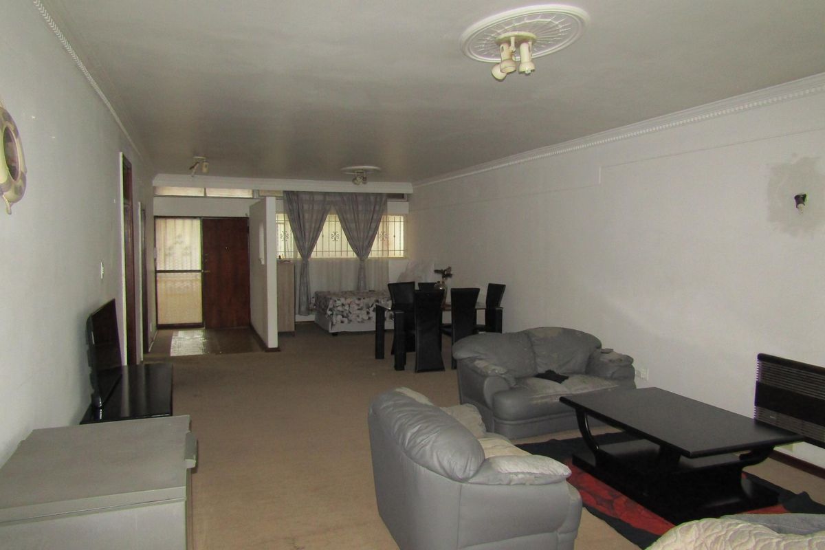 Apartment For Sale In Johannesburg - Photo 2