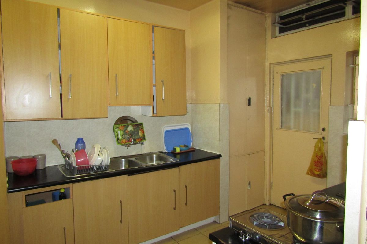 Apartment For Sale In Johannesburg - Photo 5