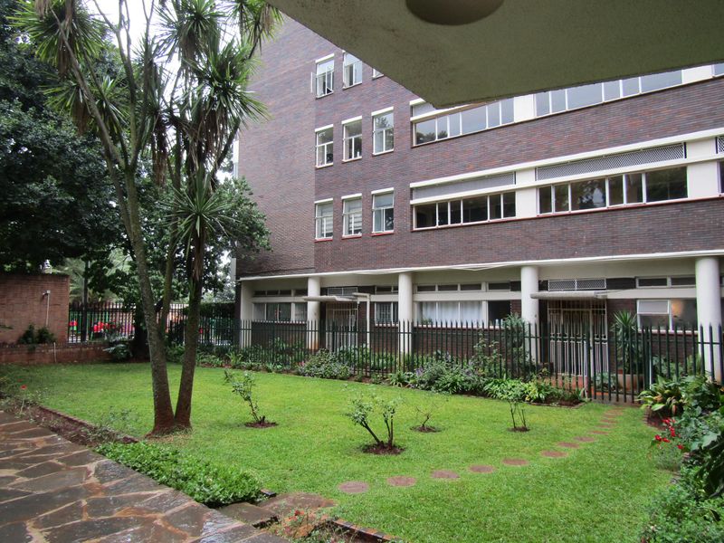 Apartment For Sale In Johannesburg - Photo 4