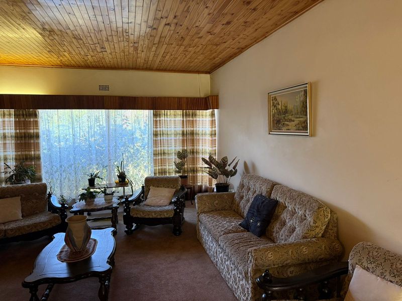 Spacious Horison Family Home with 4 Bedrooms, 3 Bathrooms and Ample Parking - Photo 9