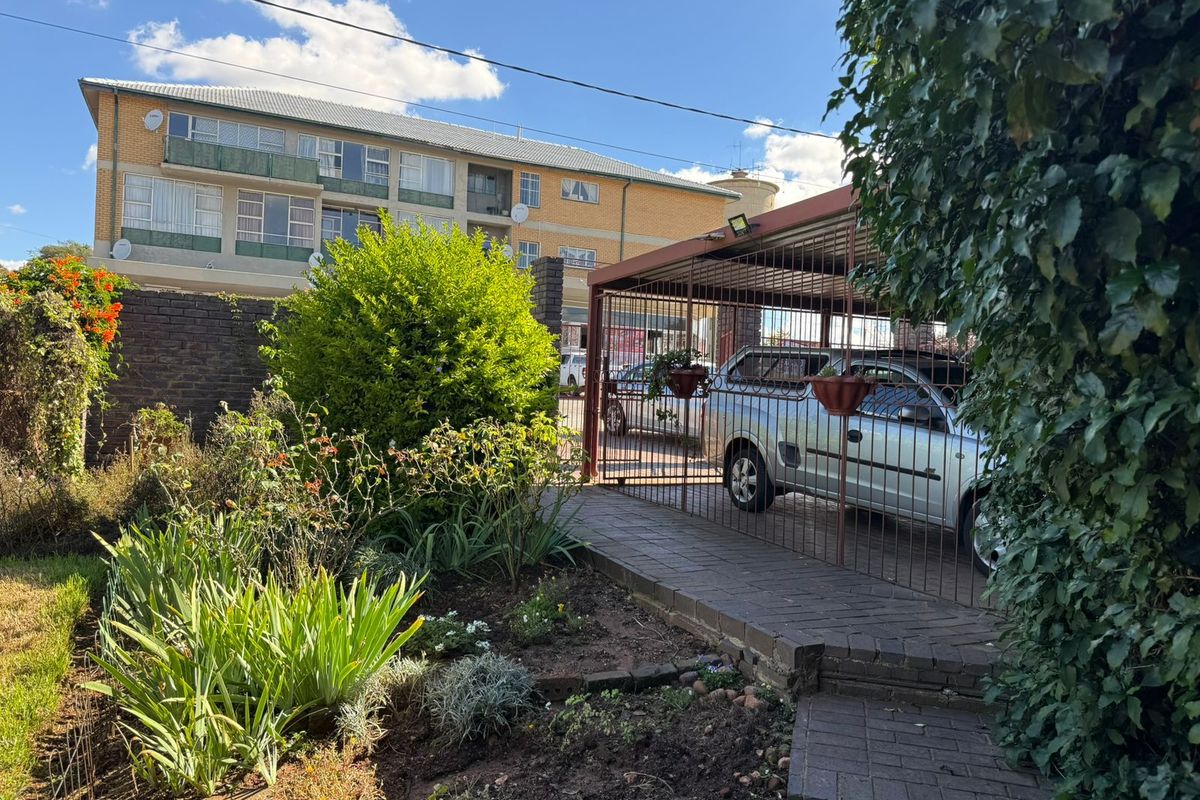 Spacious Horison Family Home with 4 Bedrooms, 3 Bathrooms and Ample Parking - Photo 2