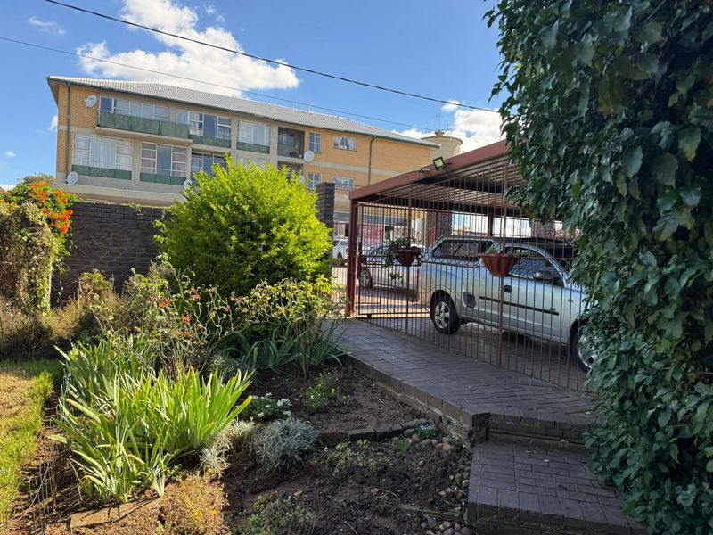 Spacious Horison Family Home with 4 Bedrooms, 3 Bathrooms and Ample Parking - Photo 2