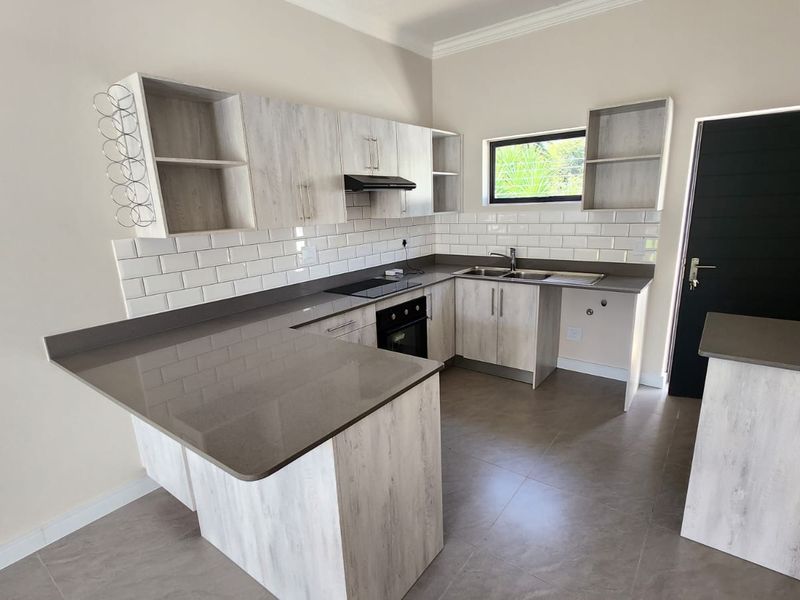 Modern 3 Bedroom Home in Secure Complex - Photo 4