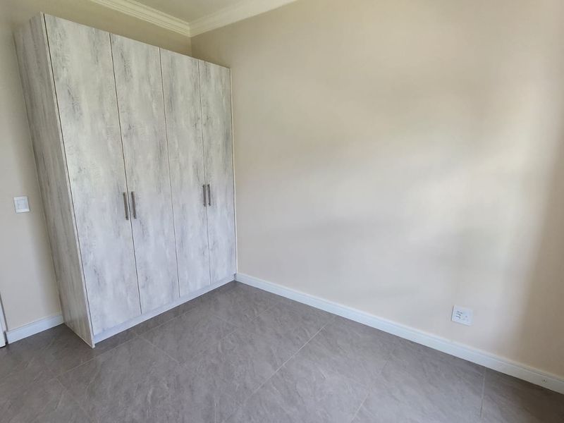 Modern 3 Bedroom Home in Secure Complex - Photo 8