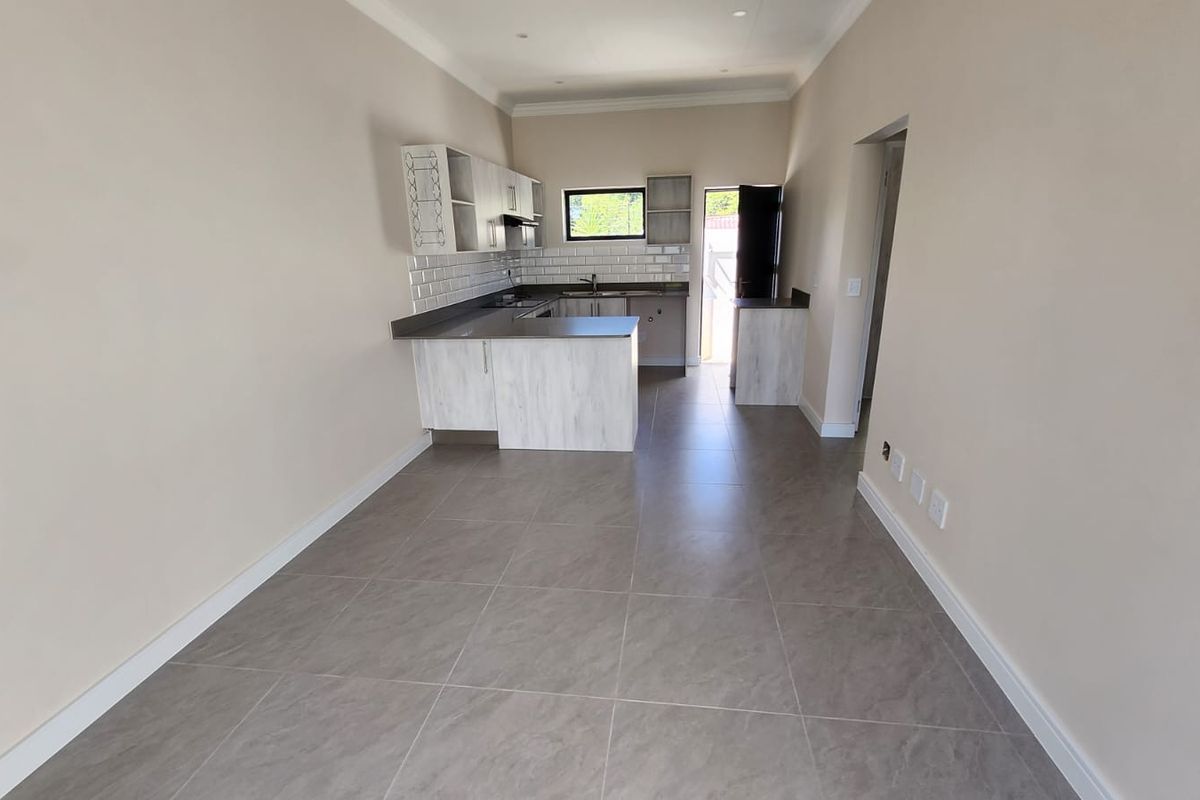 Modern 3 Bedroom Home in Secure Complex - Photo 3