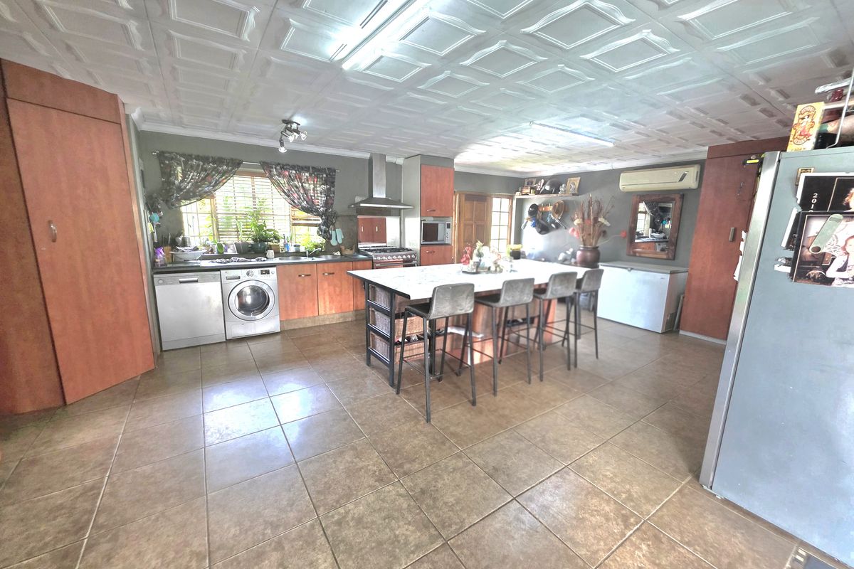 You need space to relax?? - Photo 3