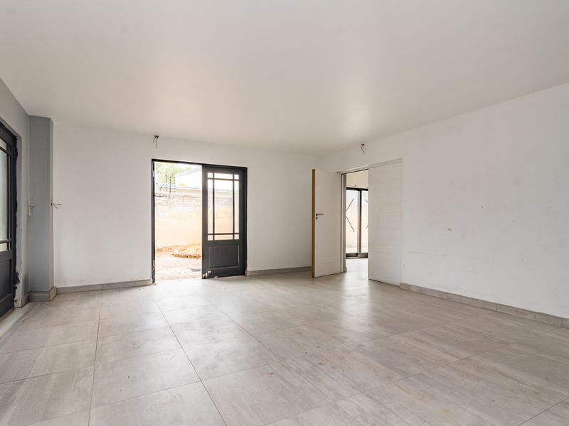 3 bedroom Freehold home in Northwold, Randburg. - Photo 8