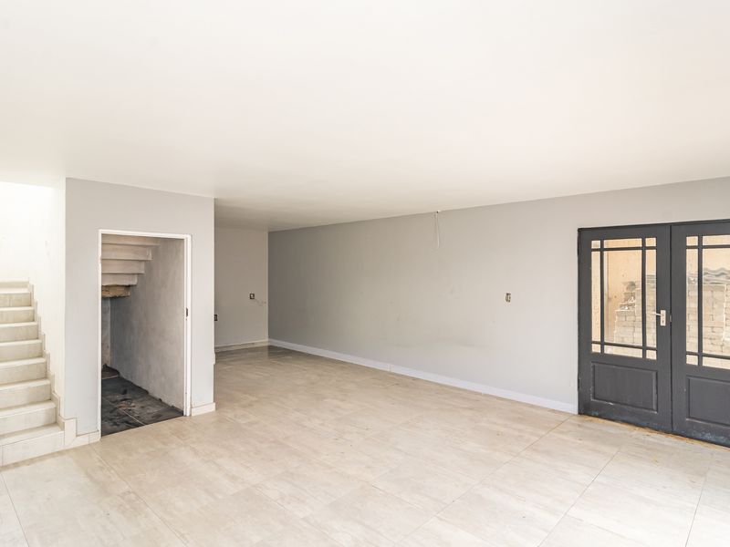 3 bedroom Freehold home in Northwold, Randburg. - Photo 3