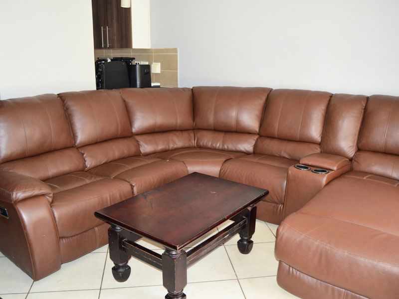 Discover luxury living in this stunning 2-bedroom ground floor apartment - Photo 5