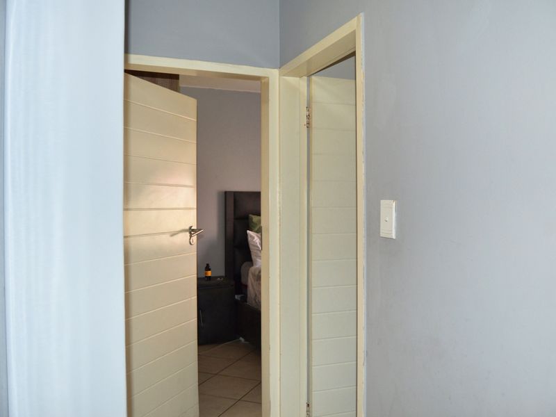 Discover luxury living in this stunning 2-bedroom ground floor apartment - Photo 8