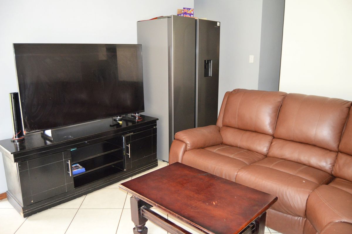 Discover your dream home in this 2-bedroom gated estate for sale in Monavoni, Centurion! - Photo 5