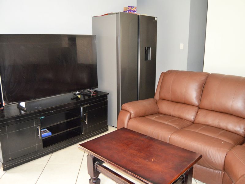 Discover luxury living in this stunning 2-bedroom ground floor apartment - Photo 6