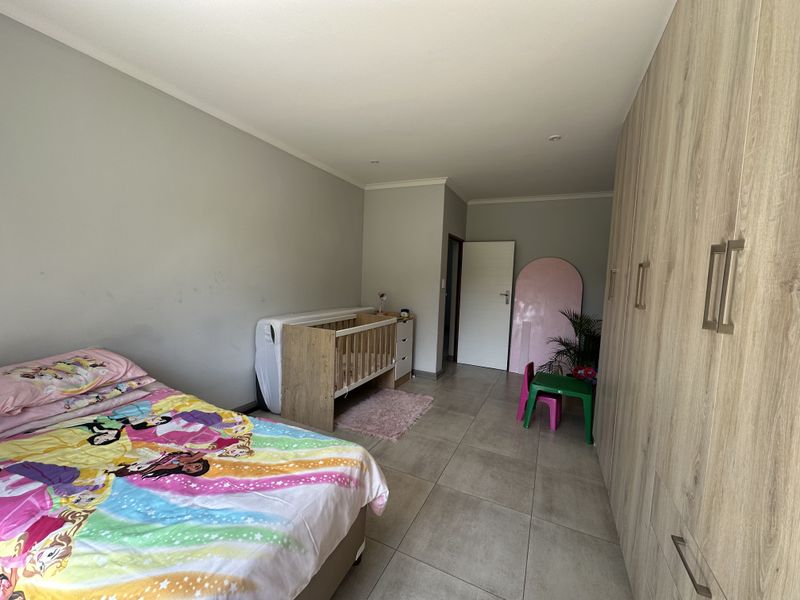 Country Living In The City - Photo 9