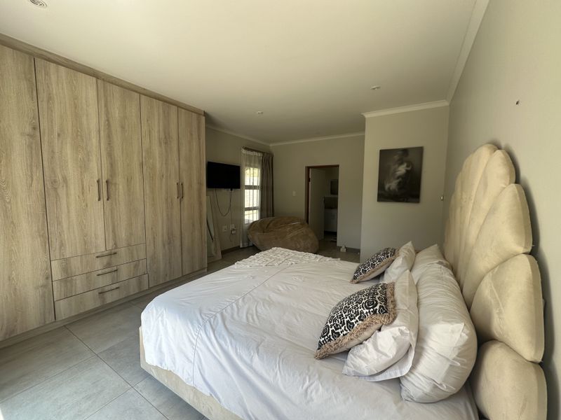 Country Living In The City - Photo 7