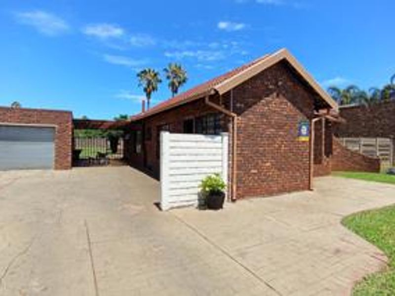 3 Bedroom House foe sale in Karenpark - Photo 3