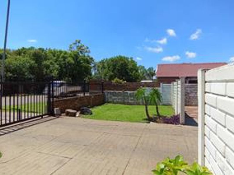 3 Bedroom House foe sale in Karenpark - Photo 10