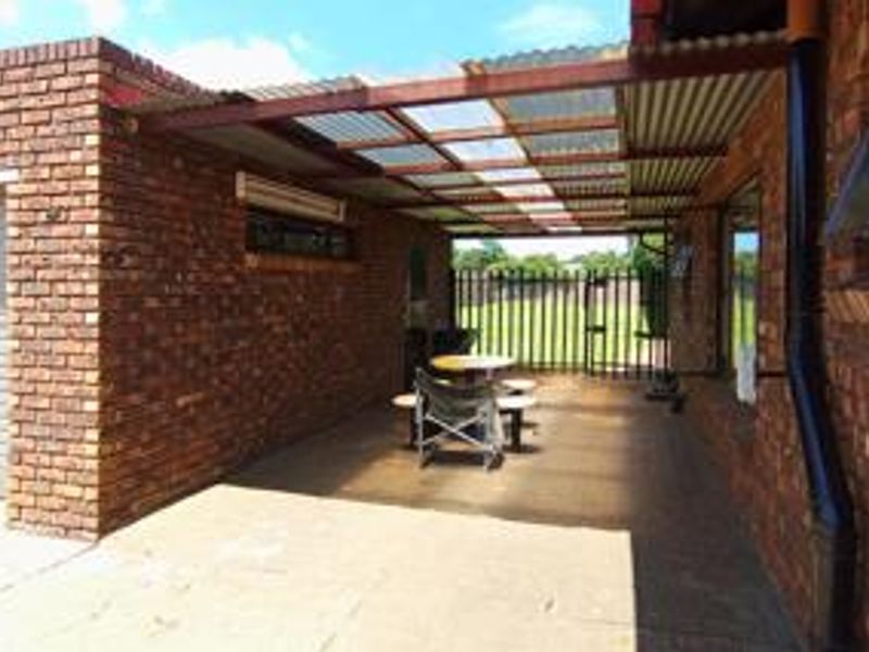 3 Bedroom House foe sale in Karenpark - Photo 4