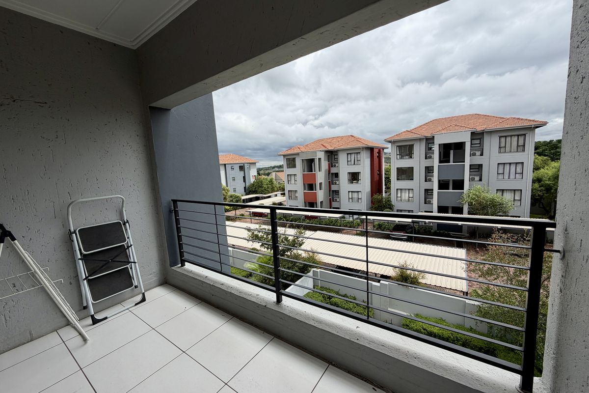 1-bed apartment in Laguna, Barbeque Downs, Midrand—modern living awaits! - Photo 5