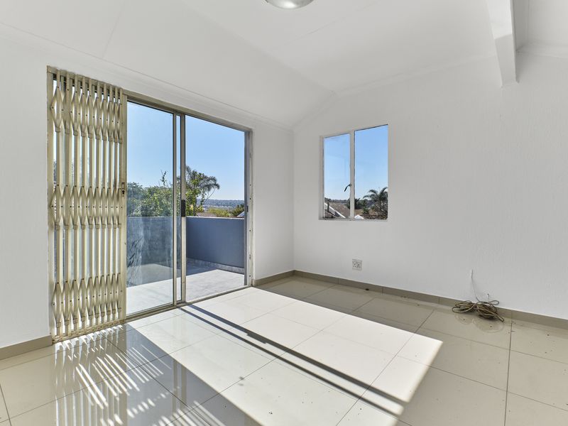 3-bedroom house to let in Barbeque Downs, Midrand—perfect for families seeking comfort! - Photo 9