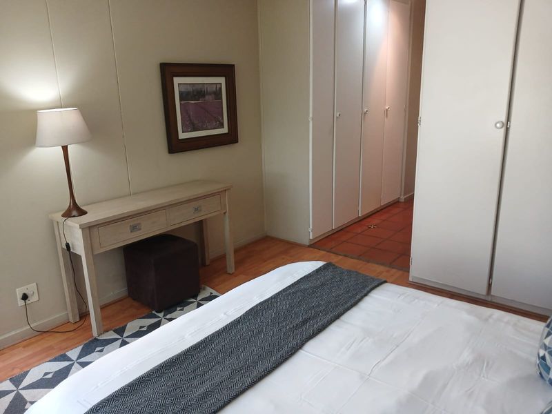 Stylish 2-bedroom apartment to let in Sandhurst, Sandton—modern living in a prime location! - Photo 7