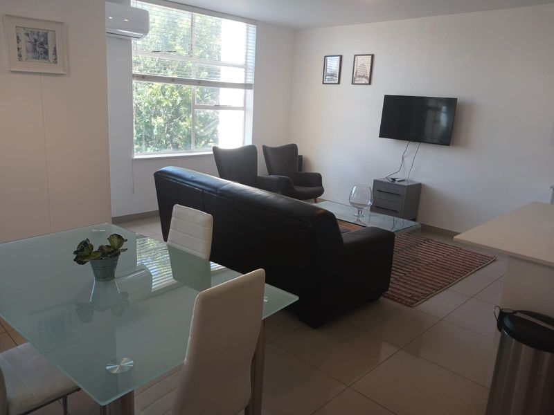 Stylish 1-bedroom apartment to let in Sandhurst, Sandton—luxury living in a prime location awaits! - Photo 4